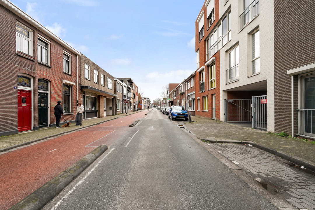 Photo 11 of Koestraat 67-16