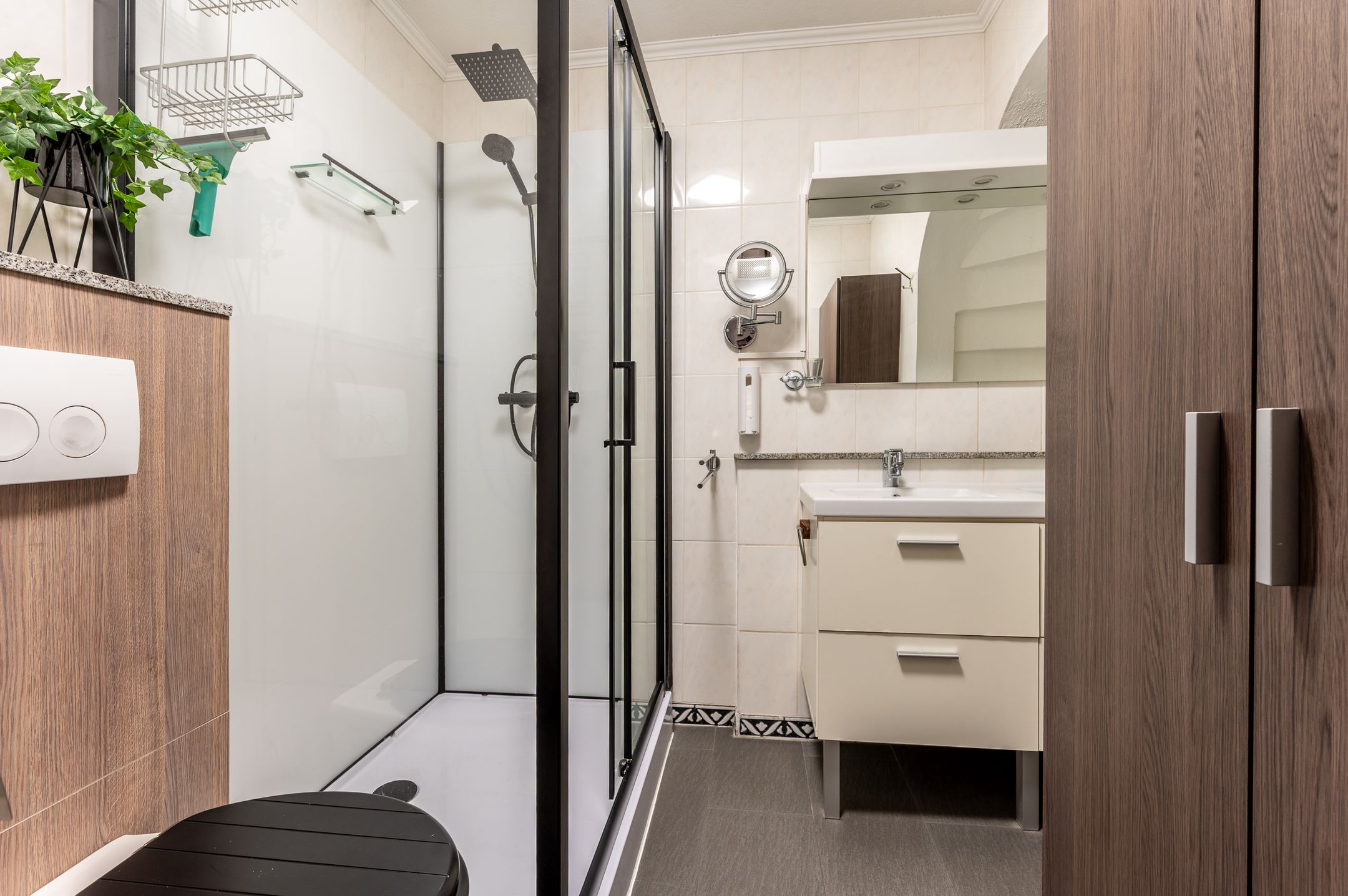 Semi-bungalow with Ground Floor Bedroom and Bathroom and Solar Panels — 19