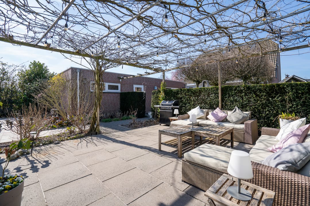 Spacious detached villa with swimming pool and multifunctional annexe in Geldermalsen — 22