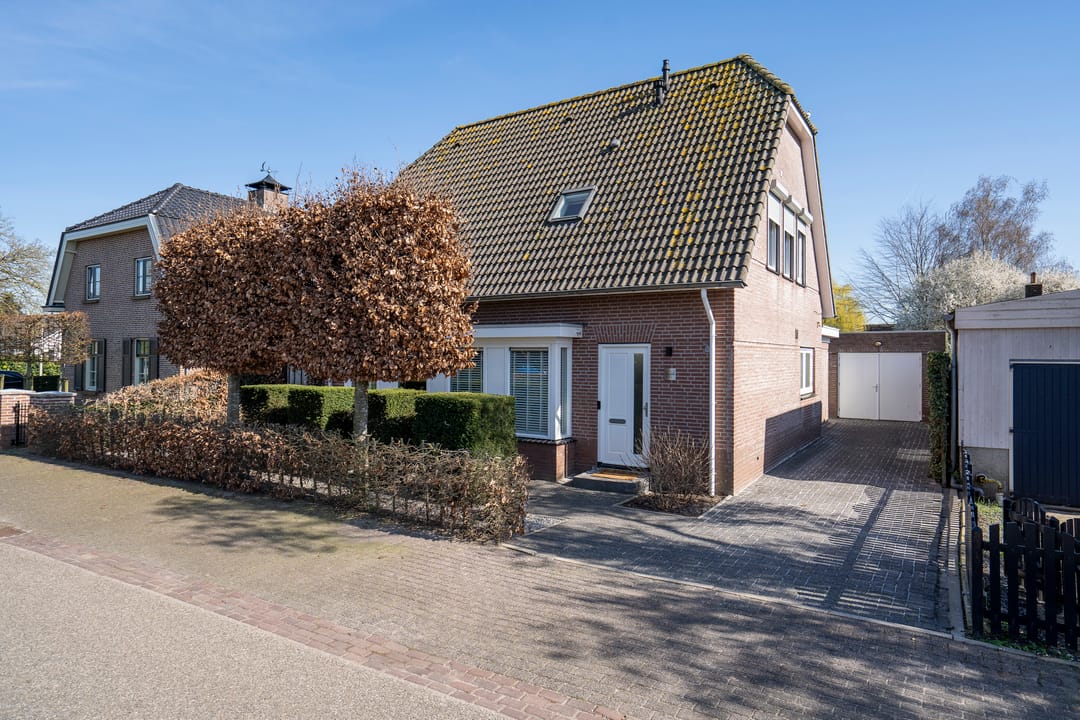 Spacious detached villa with swimming pool and multifunctional annexe in Geldermalsen — 56