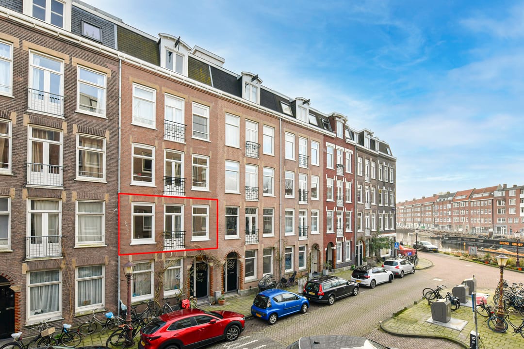 Charming Apartment with Southeast Balcony and Canal View — 13