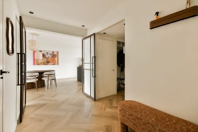 Spacious and Renovated 3-Room Apartment with Two Balconies in Amstelveen — 13