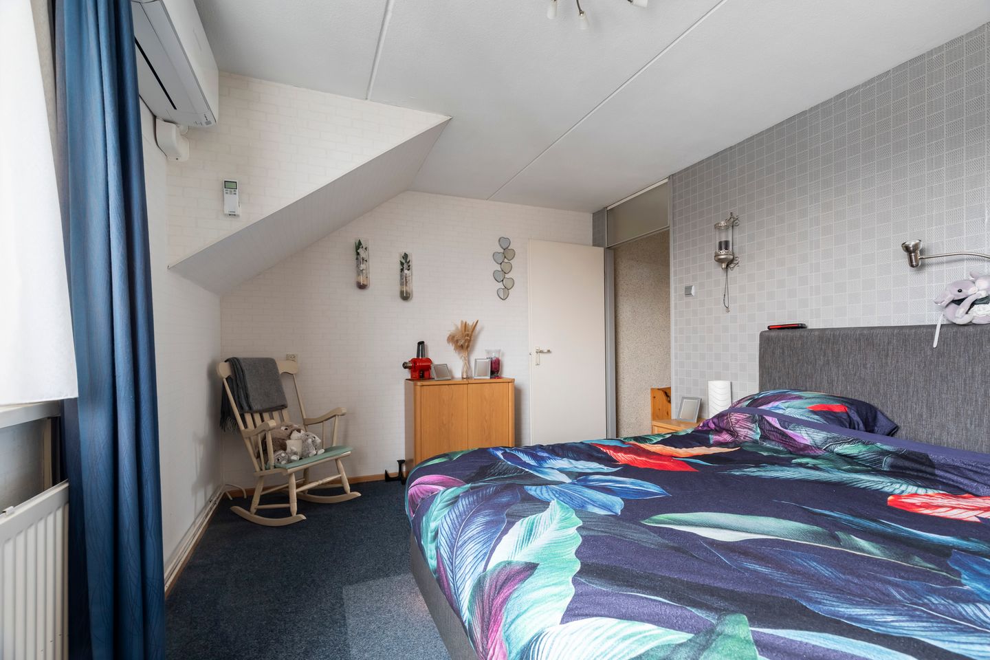 Photo 34 of Punter 75