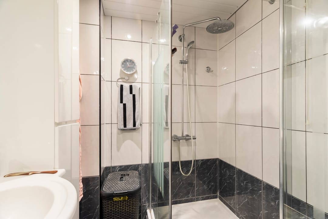 Photo 38 of Punter 75