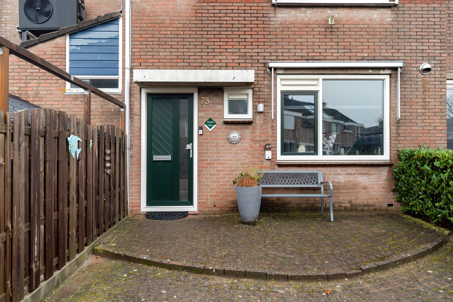 Photo 5 of Punter 75