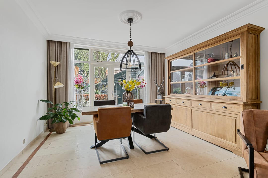 Spacious semi-detached house with large garage and sunny garden located in Breda — 13