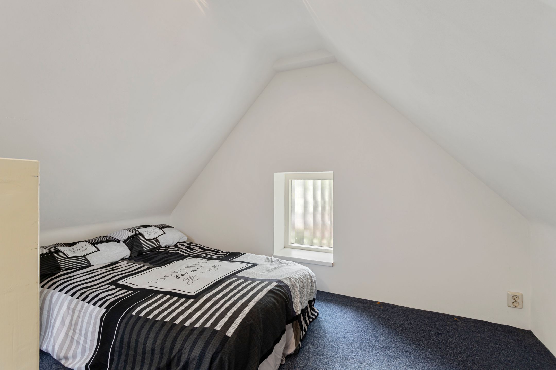 Spacious semi-detached house with large garage and sunny garden located in Breda — 26