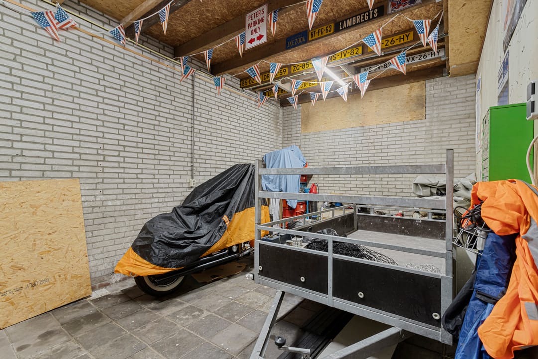 Spacious semi-detached house with large garage and sunny garden located in Breda — 27