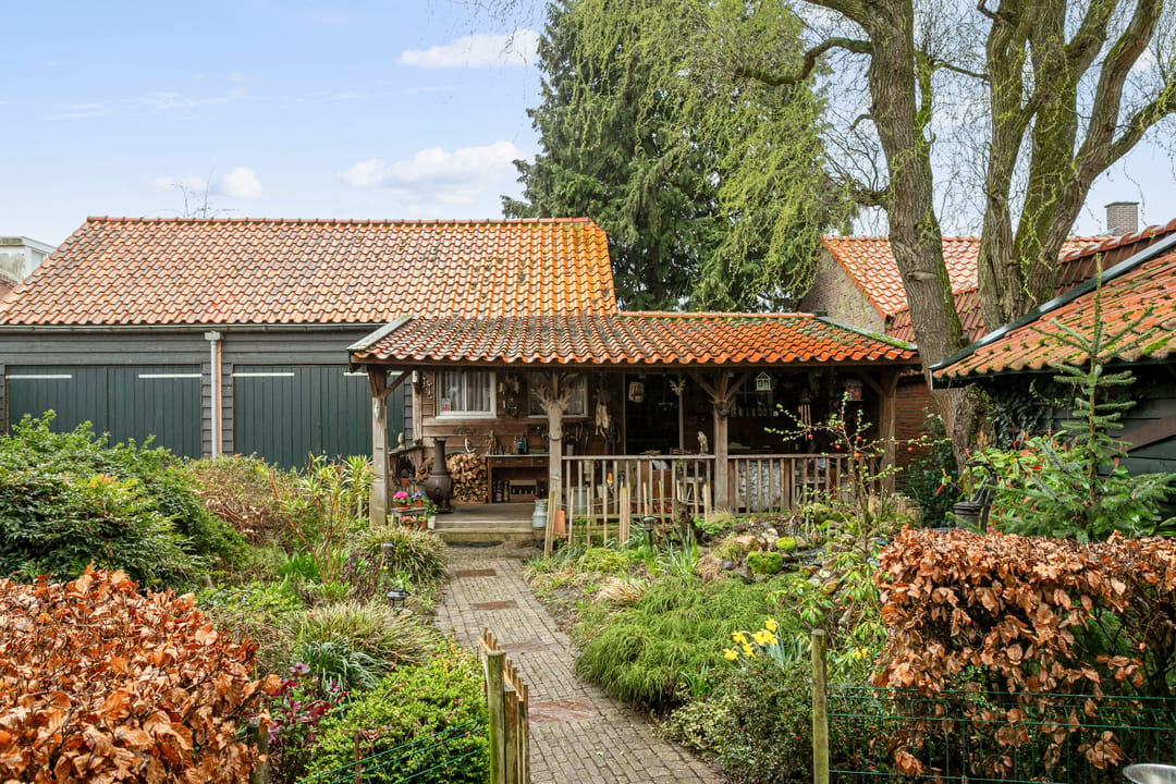 Spacious semi-detached house with large garage and sunny garden located in Breda — 31