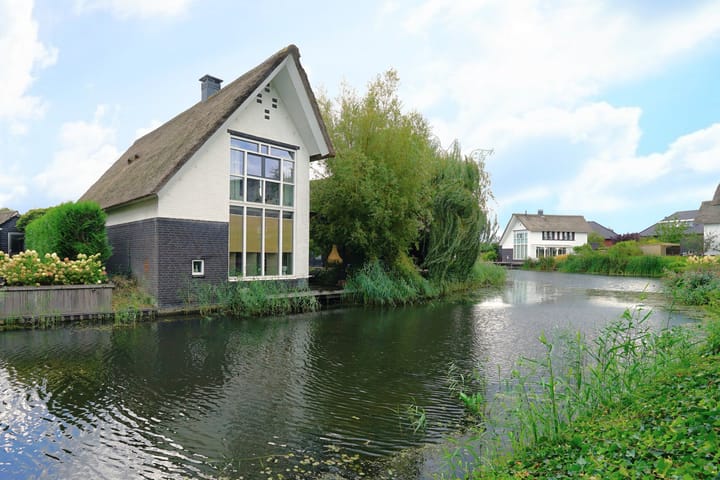 Photo 4 of Galjoen 15 9