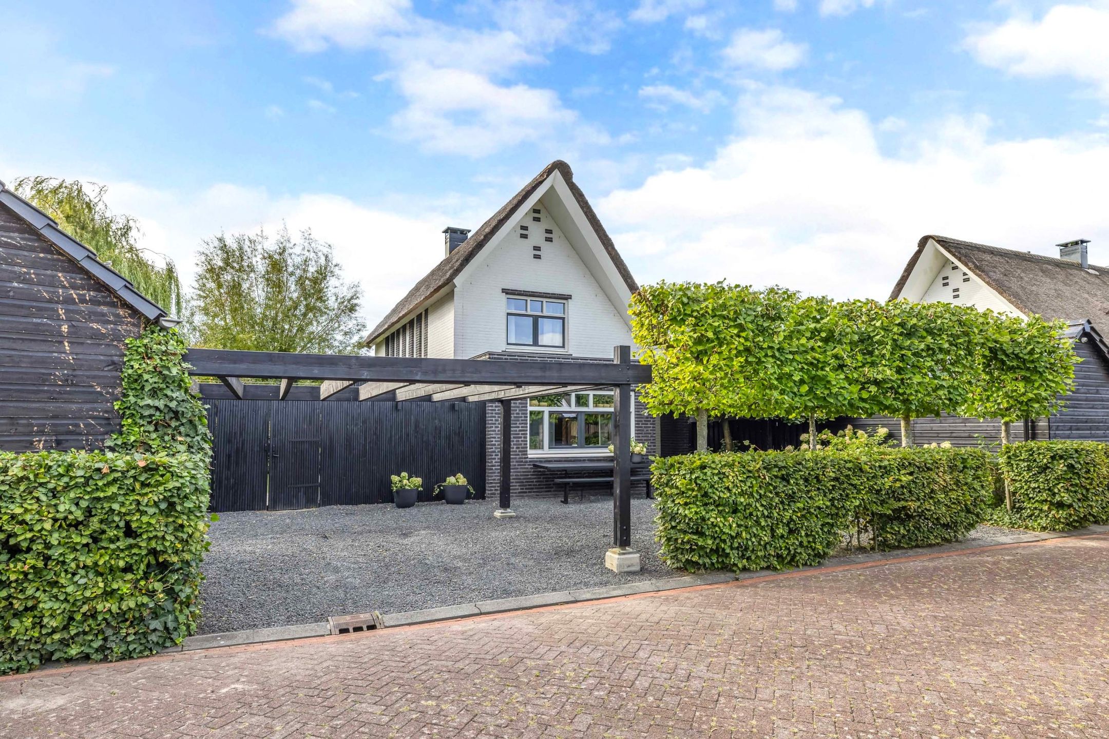 Photo 6 of Galjoen 15 9