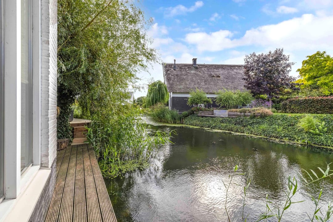 Photo 37 of Galjoen 15 9