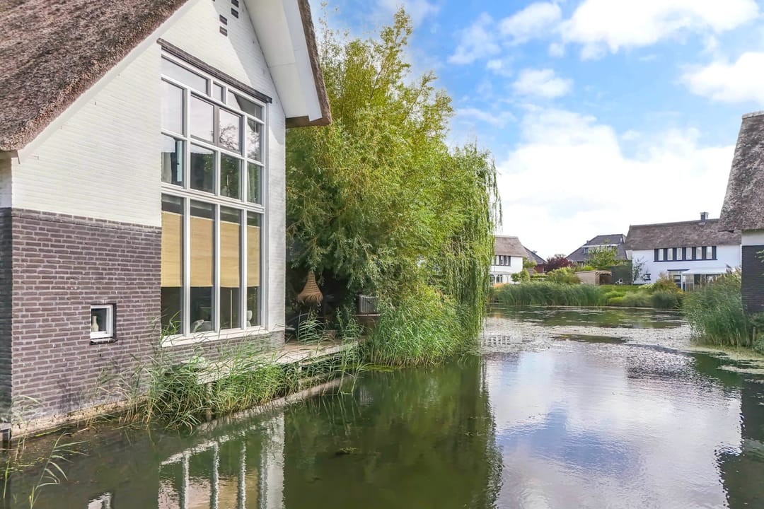 Photo 38 of Galjoen 15 9