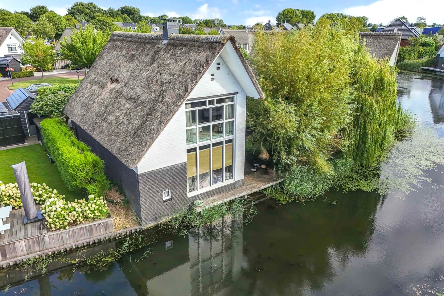 Photo 70 of Galjoen 15 9