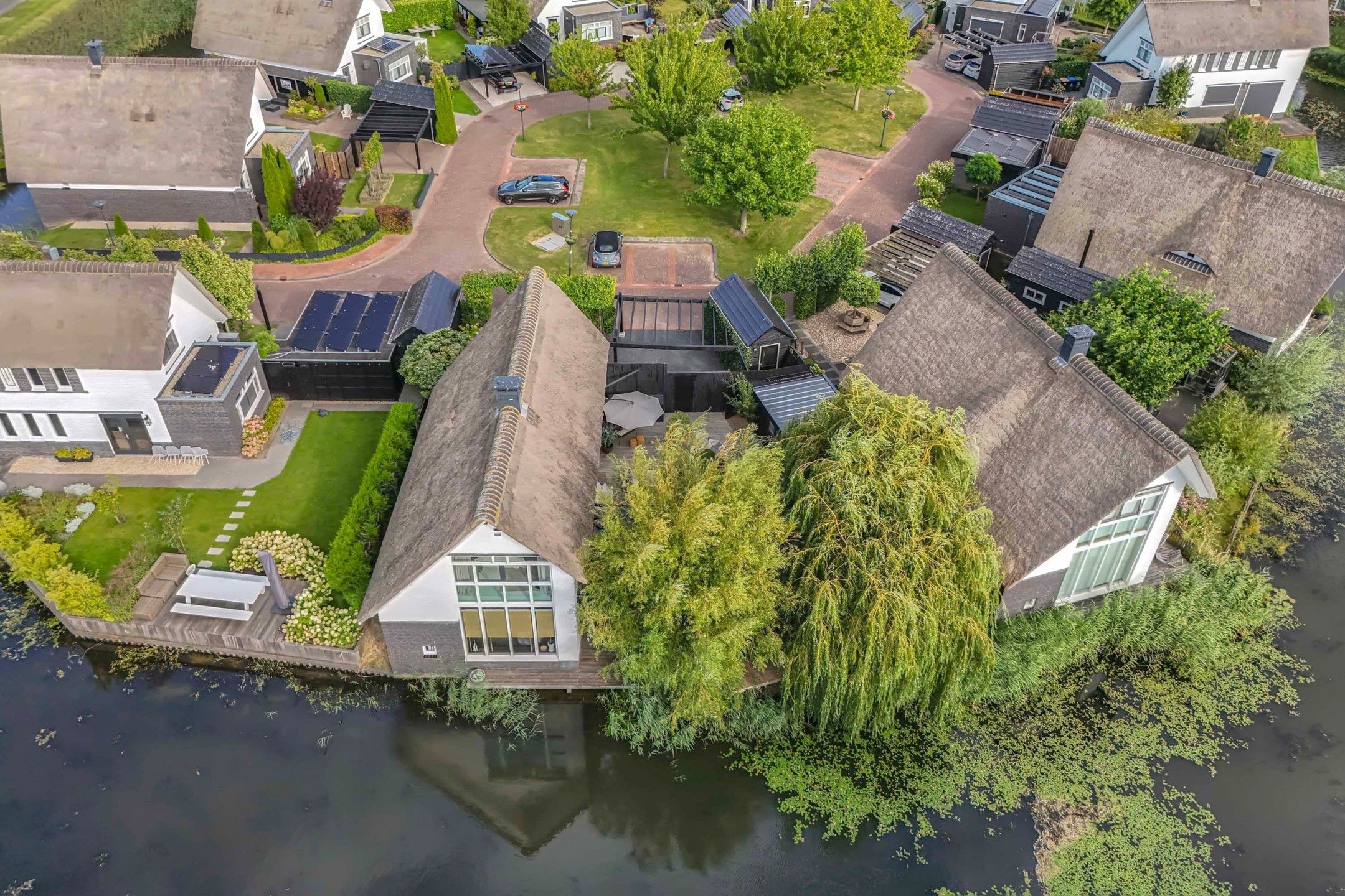 Photo 72 of Galjoen 15 9