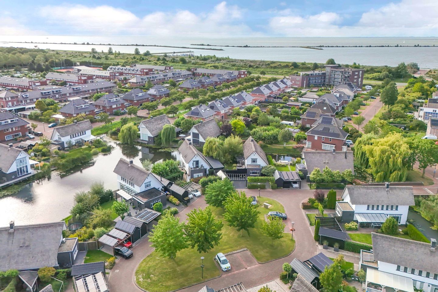 Photo 74 of Galjoen 15 9