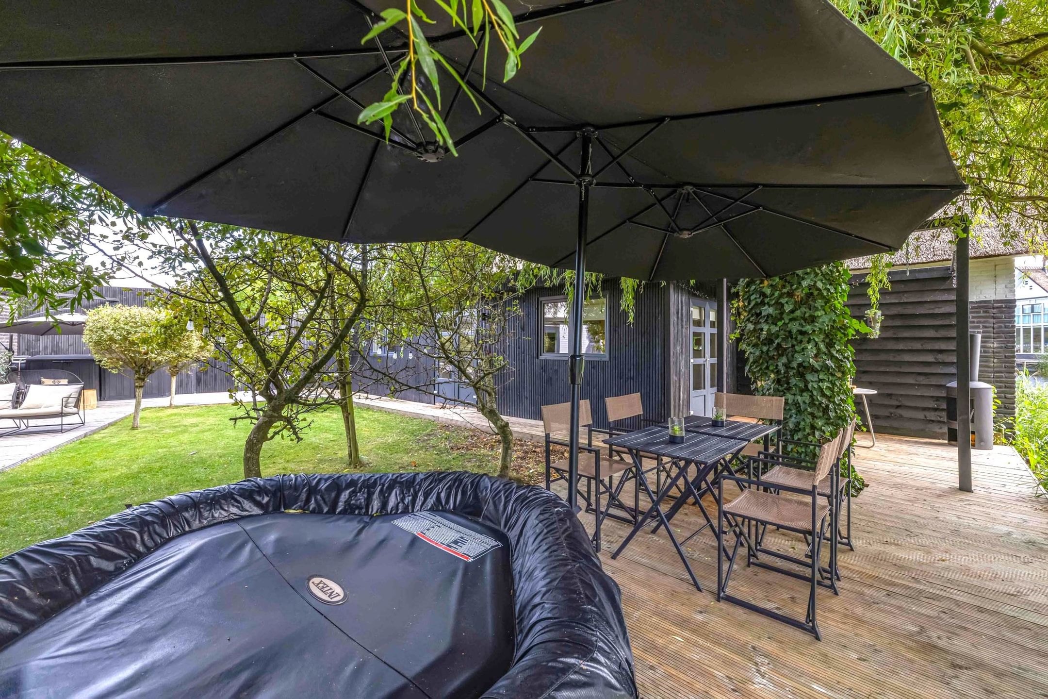 Photo 36 of Galjoen 15 9