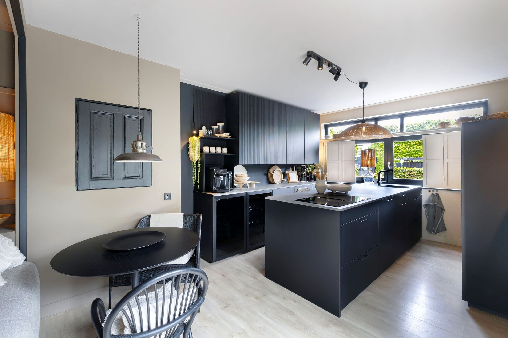 Photo 21 of Galjoen 15 9