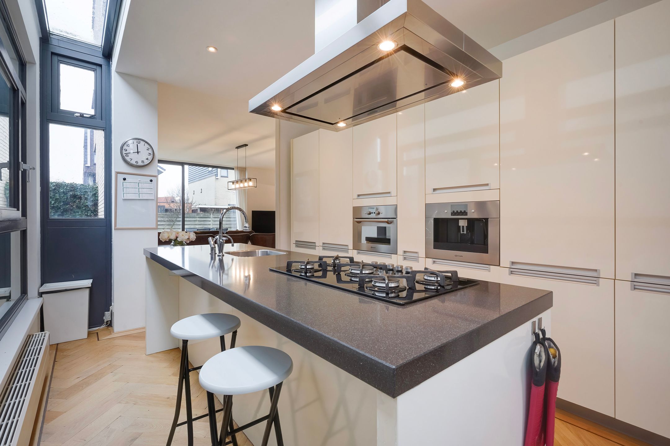 Luxury Semi-Detached Villa with 5 Bedrooms and 3 Bathrooms in Leidschenveen — 17