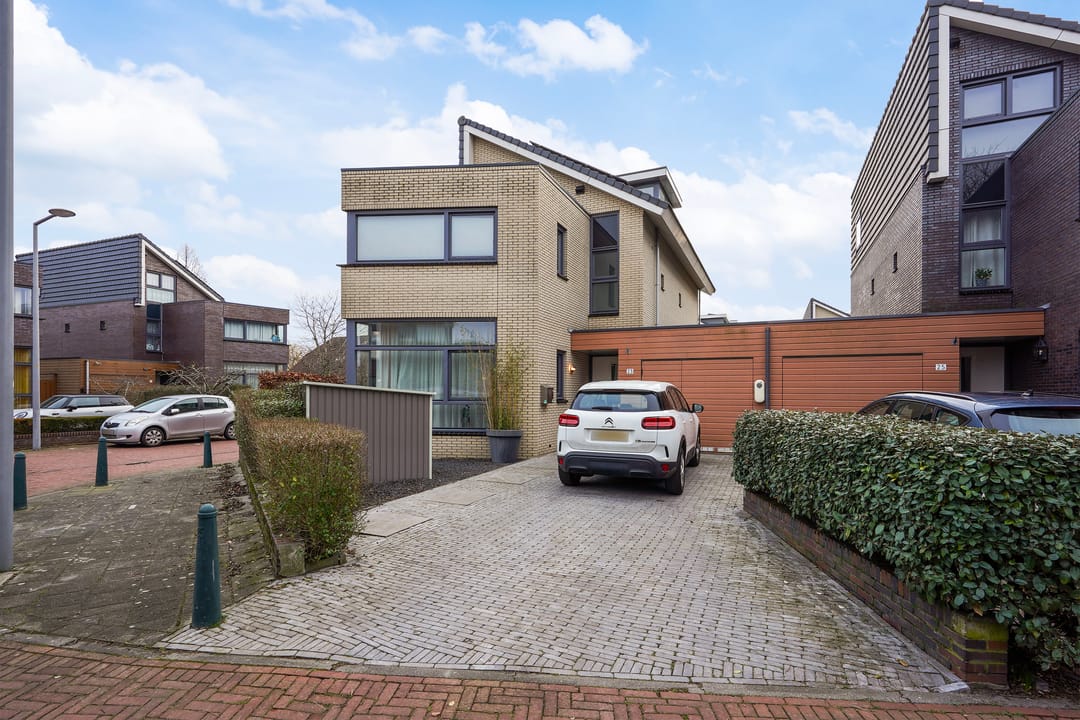 Luxury Semi-Detached Villa with 5 Bedrooms and 3 Bathrooms in Leidschenveen — 41