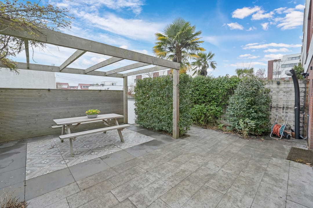 Spacious semi-detached house with lake view and six bedrooms — 16