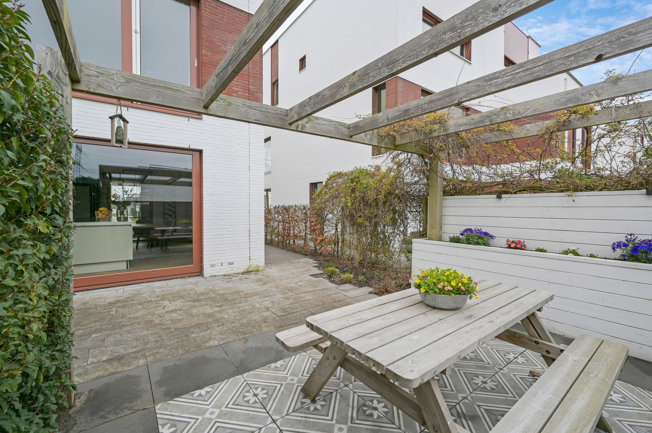 Spacious semi-detached house with lake view and six bedrooms — 18