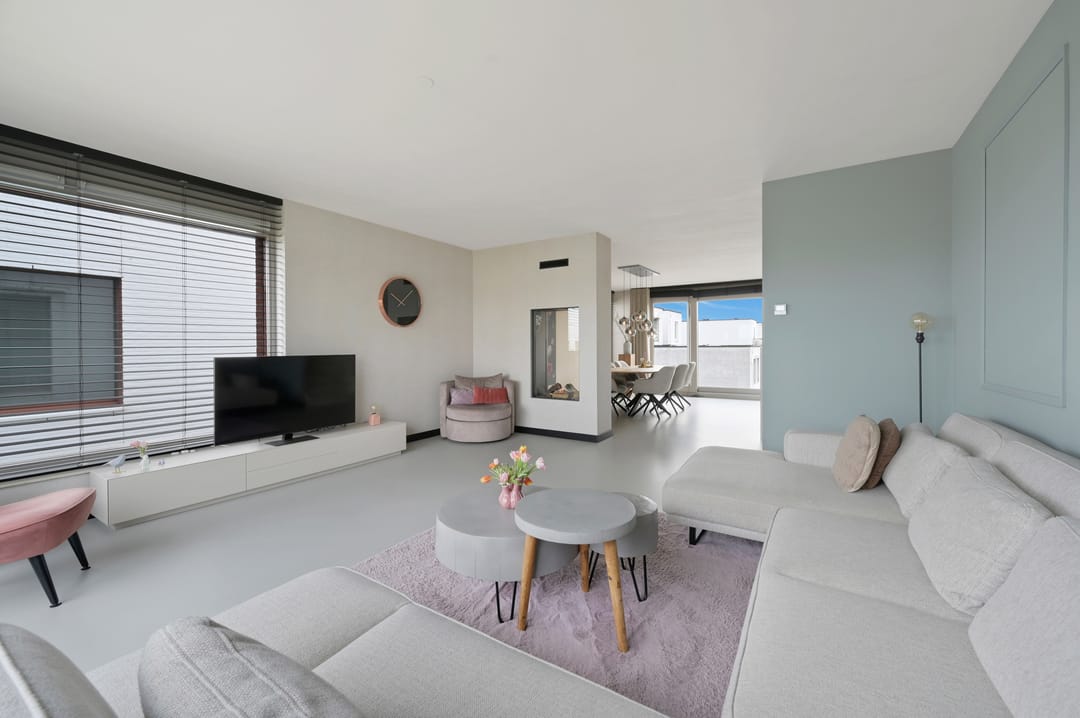 Spacious semi-detached house with lake view and six bedrooms — 23