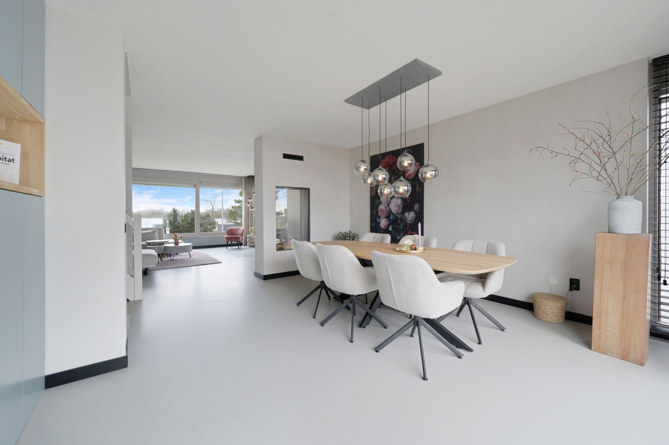 Spacious semi-detached house with lake view and six bedrooms — 27