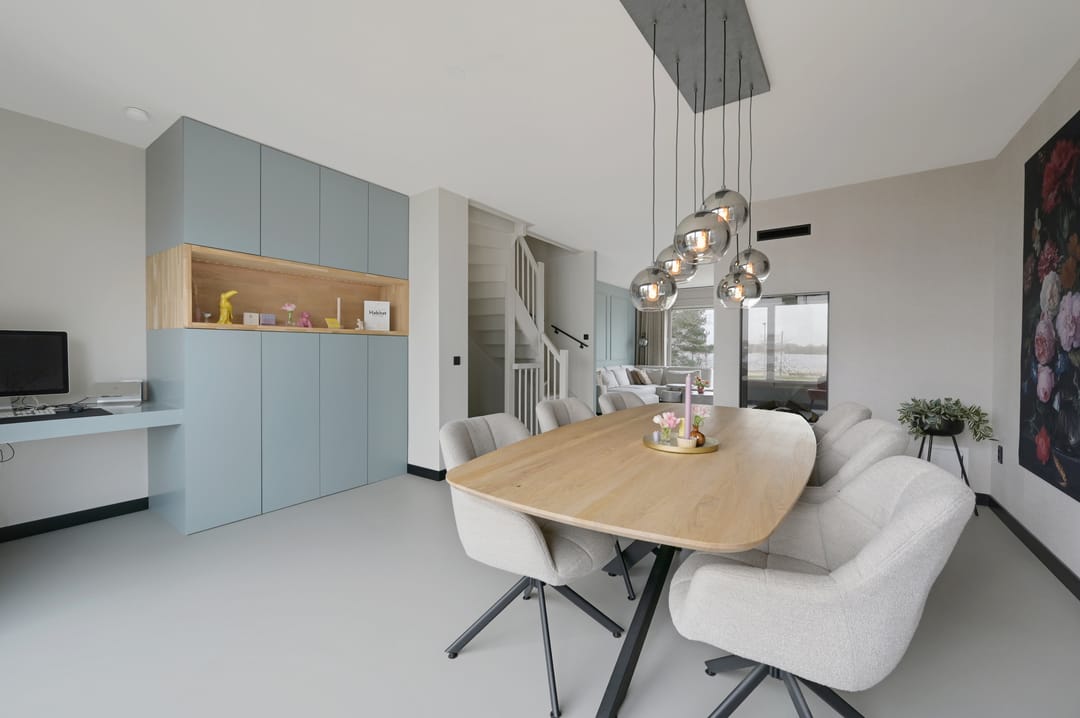 Spacious semi-detached house with lake view and six bedrooms — 28