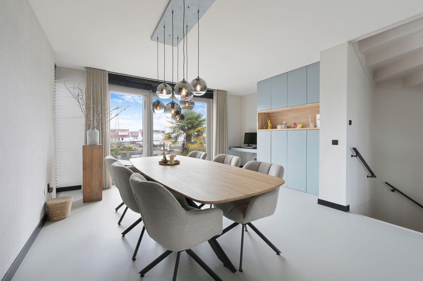 Spacious semi-detached house with lake view and six bedrooms — 29