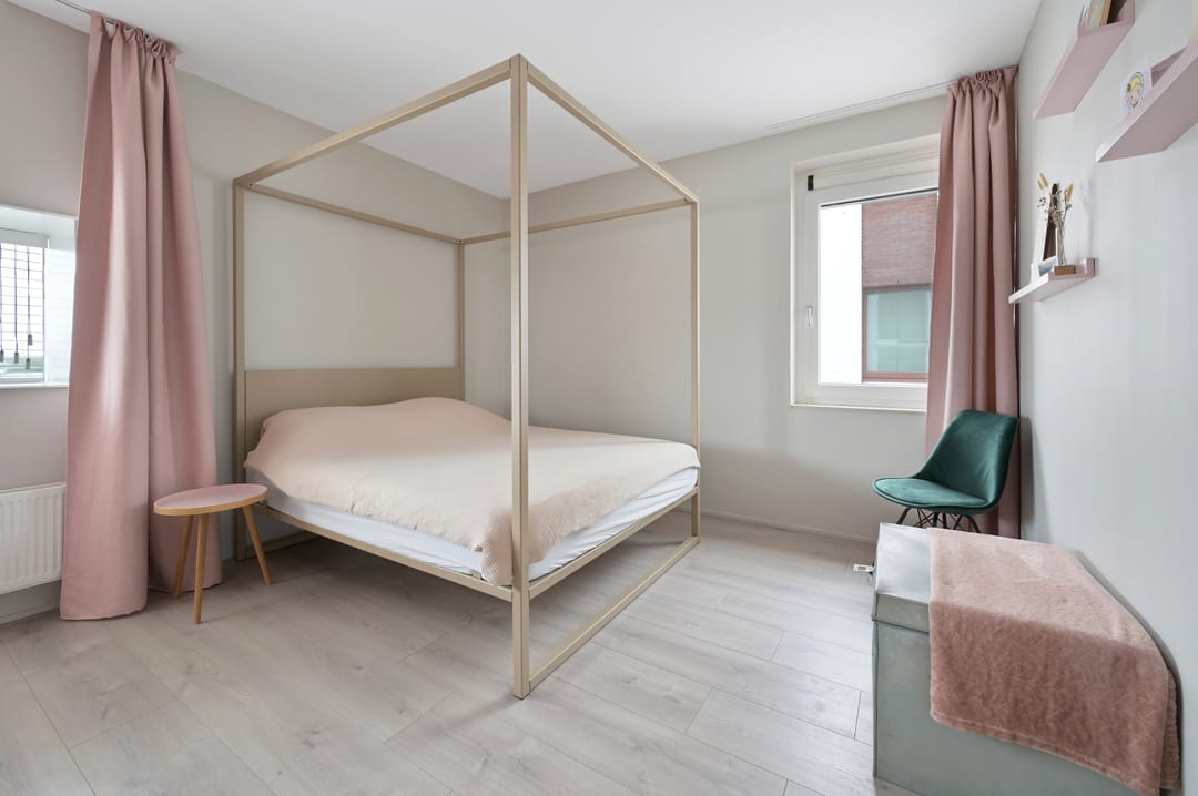 Spacious semi-detached house with lake view and six bedrooms — 32