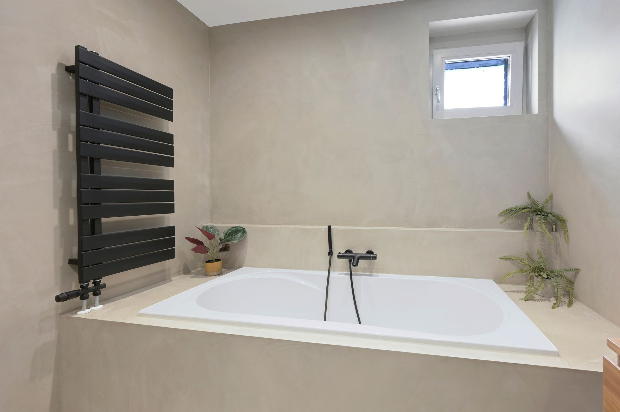 Spacious semi-detached house with lake view and six bedrooms — 36