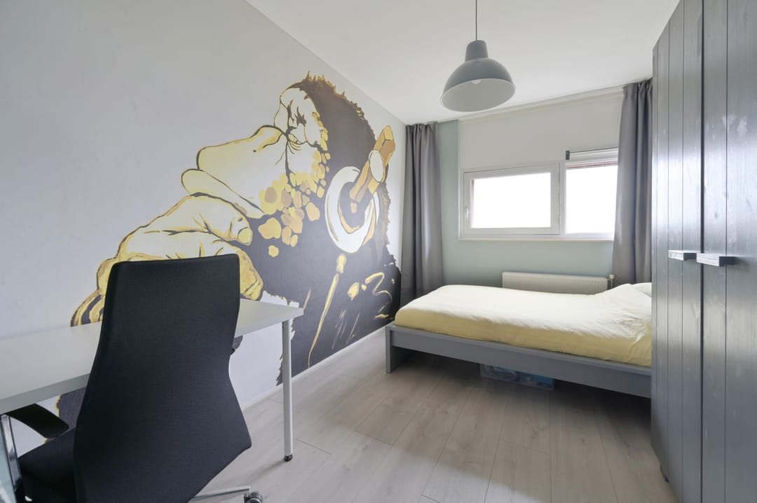 Spacious semi-detached house with lake view and six bedrooms — 38
