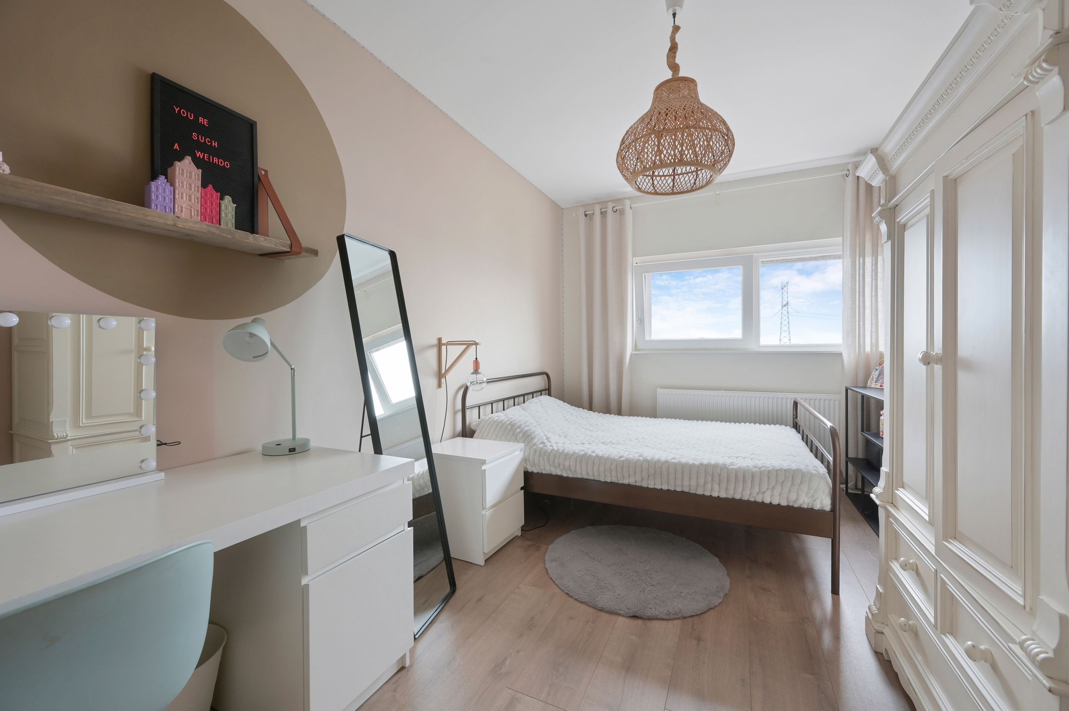 Spacious semi-detached house with lake view and six bedrooms — 48