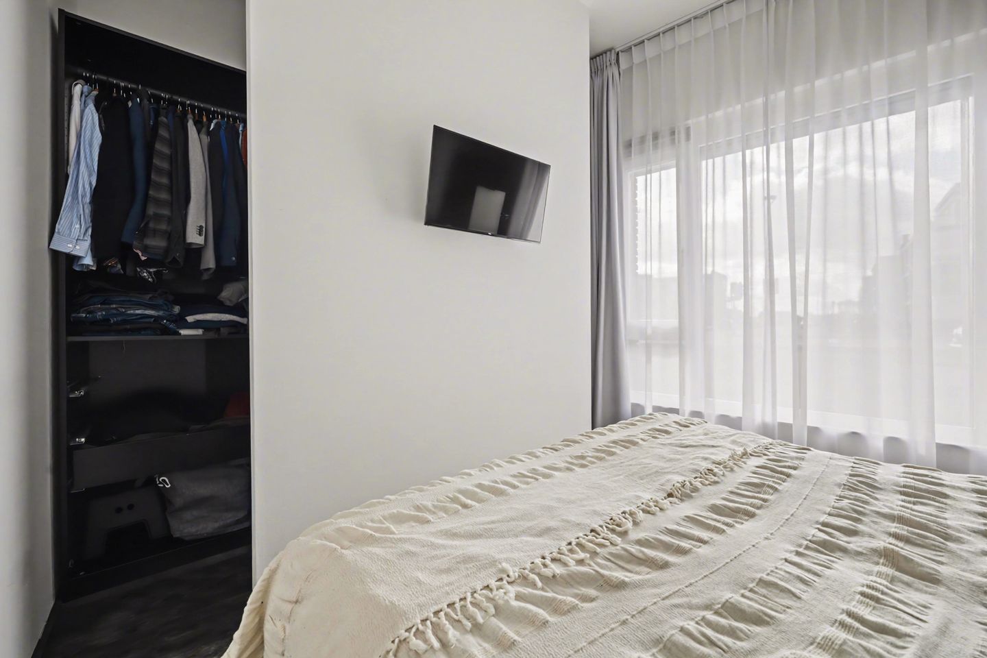 Modern 3-room apartment with private parking in Almere Poort — 16