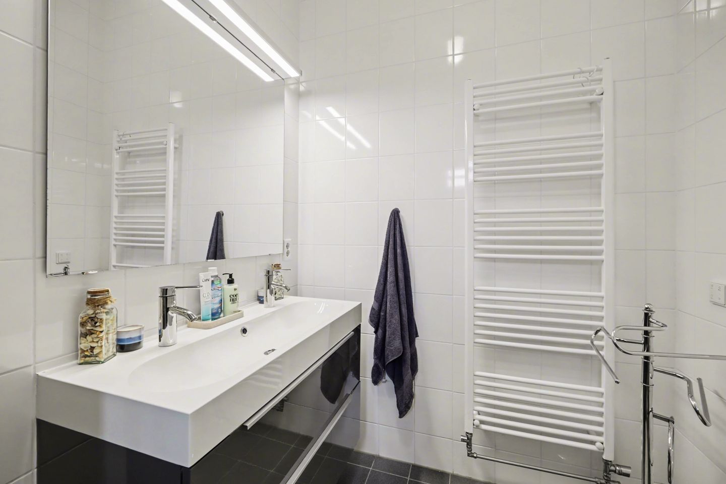Modern 3-room apartment with private parking in Almere Poort — 21