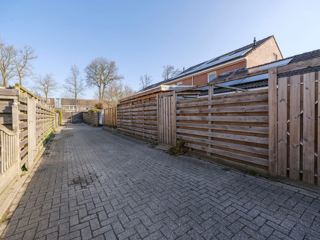 Photo 41 of Moezel 45