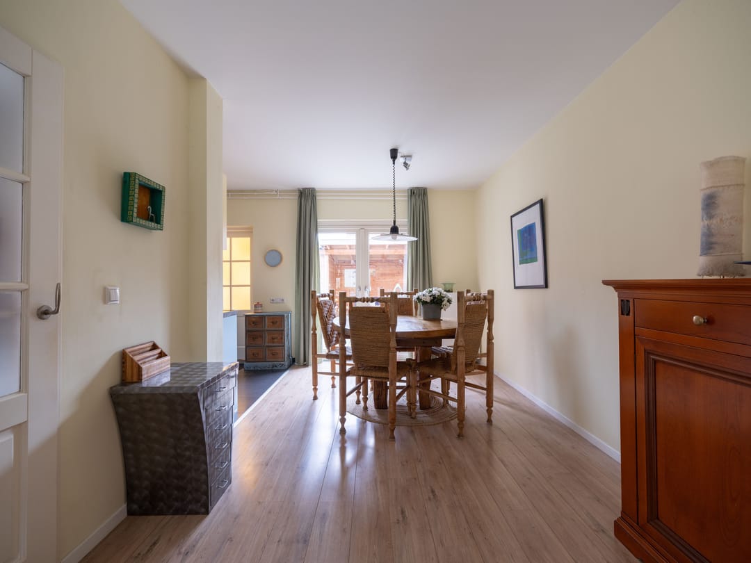 Photo 13 of Moezel 45