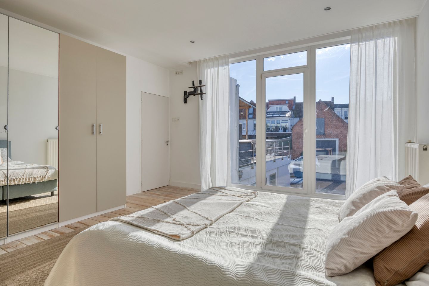 Spacious city home with sunny roof terrace in the center of Bergen op Zoom — 19