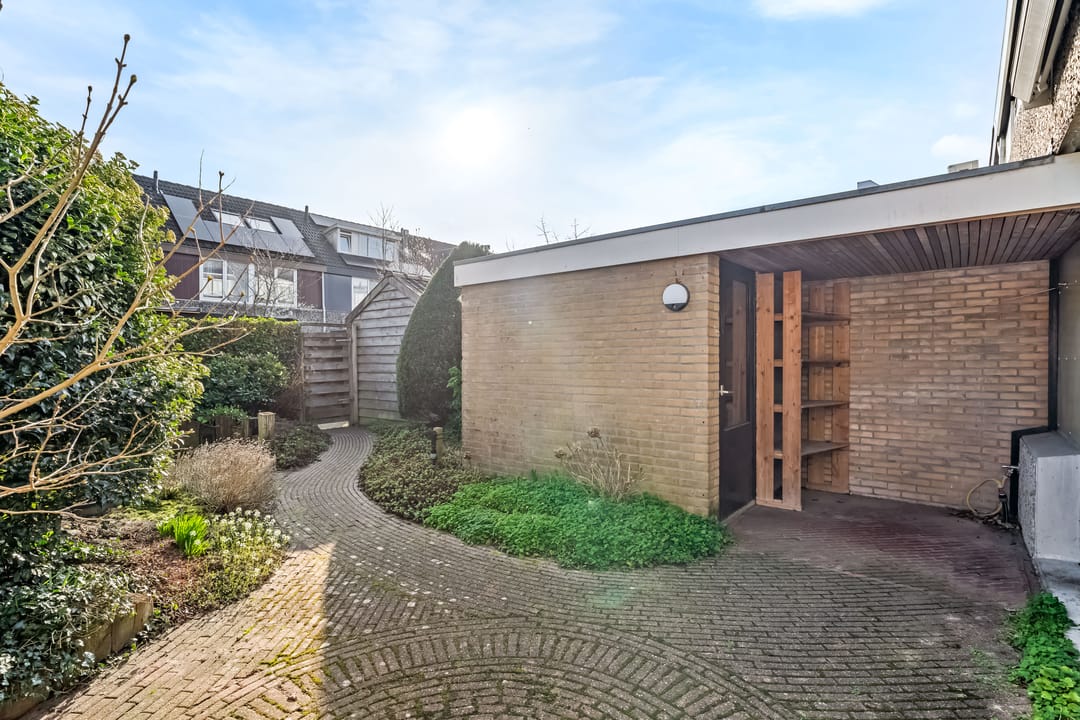 Spacious Family Home with Four Bedrooms in Amersfoort Schothorst — 29