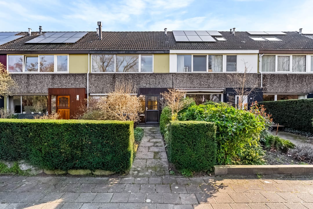 Spacious Family Home with Four Bedrooms in Amersfoort Schothorst — 31