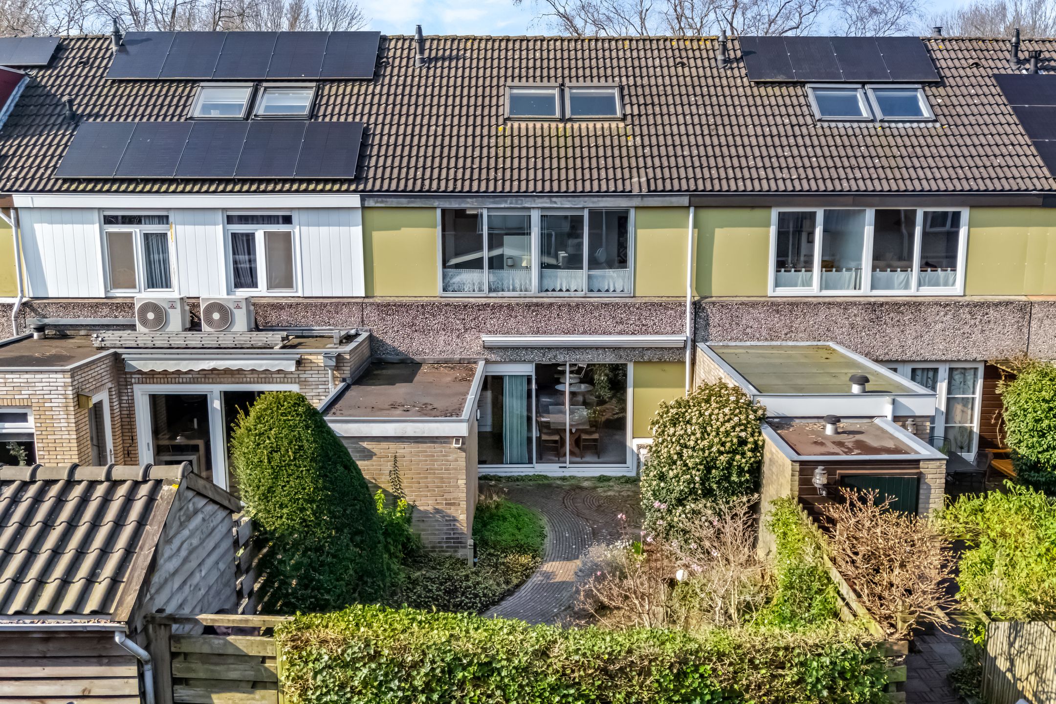 Spacious Family Home with Four Bedrooms in Amersfoort Schothorst — 36