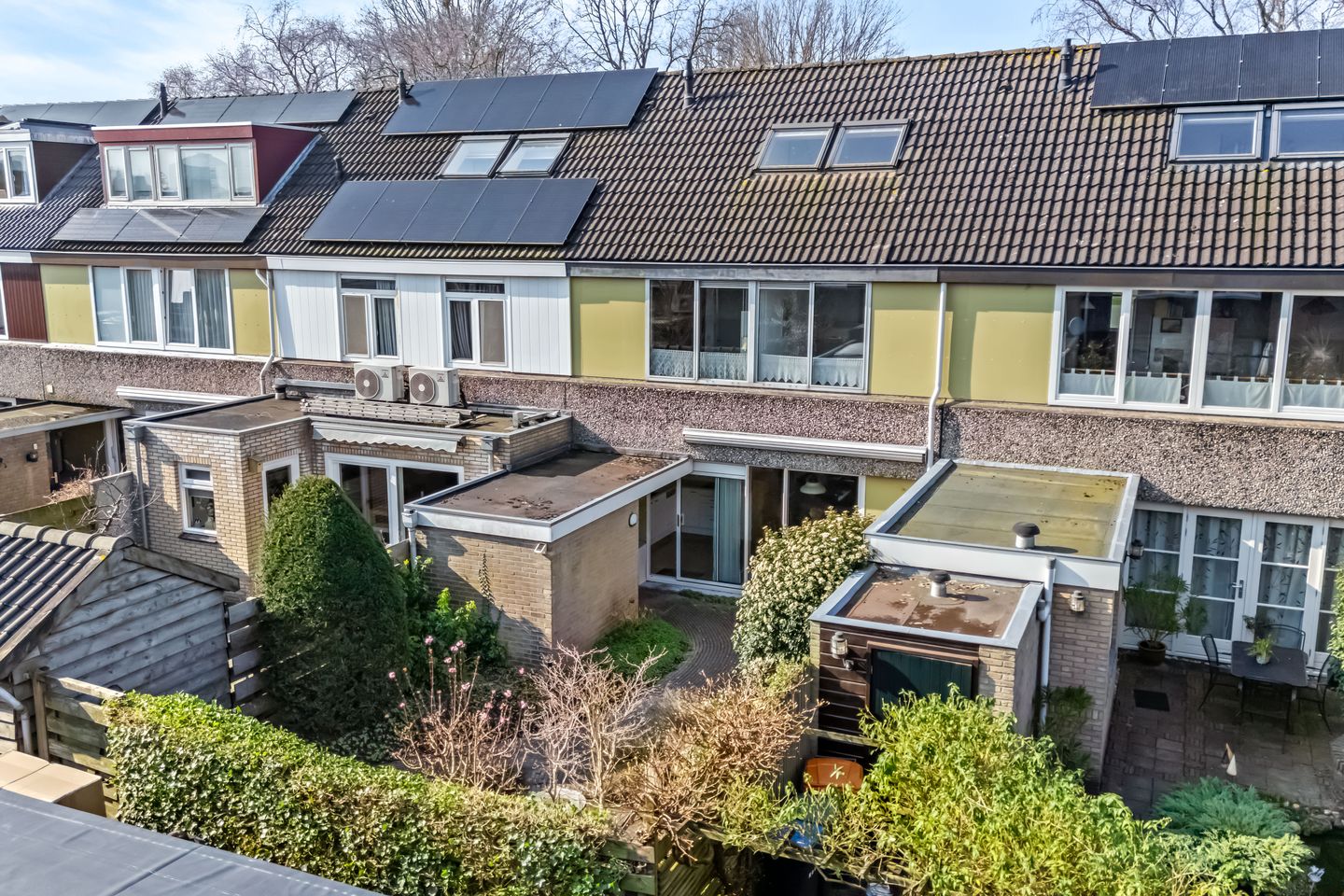 Spacious Family Home with Four Bedrooms in Amersfoort Schothorst — 37