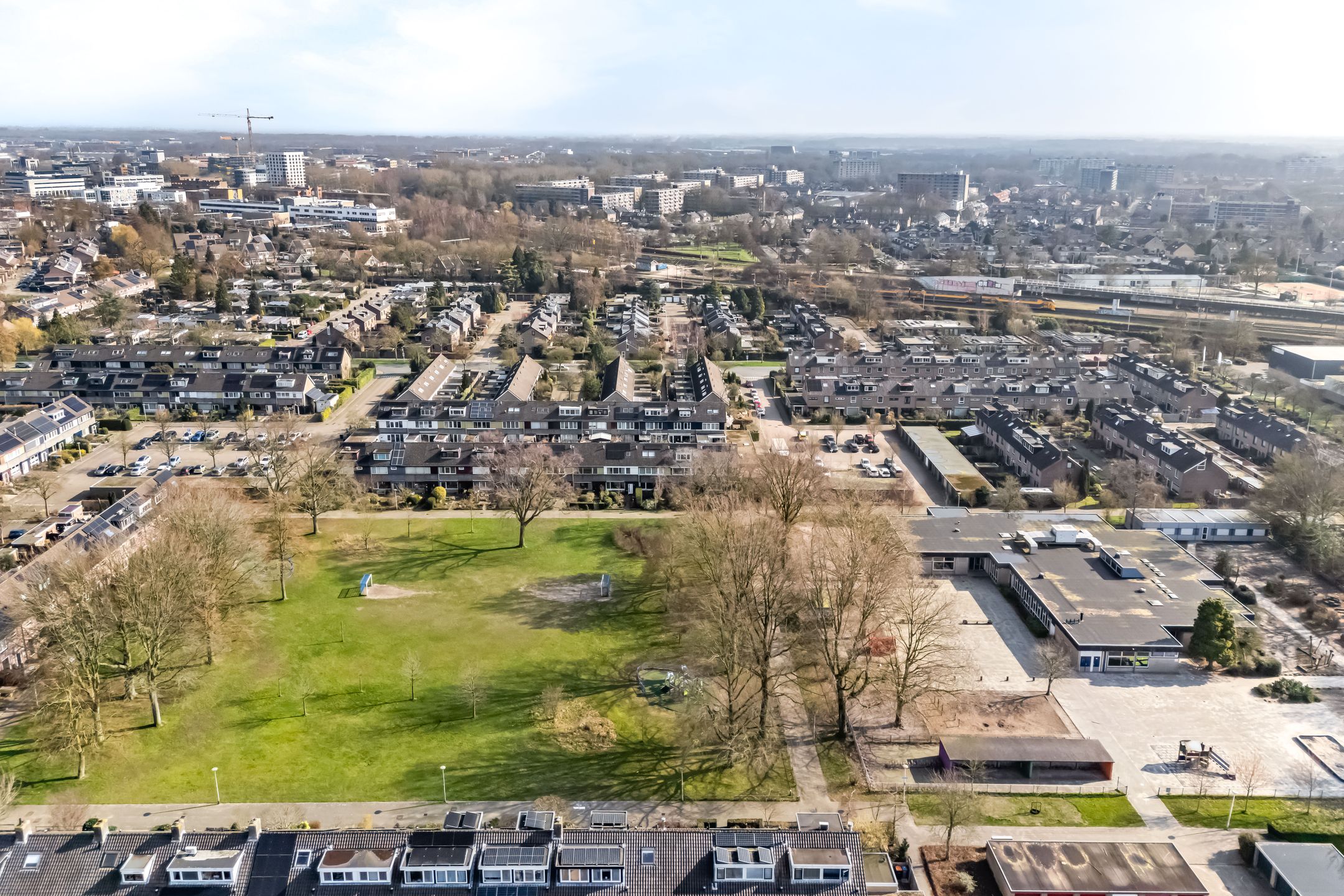 Spacious Family Home with Four Bedrooms in Amersfoort Schothorst — 40