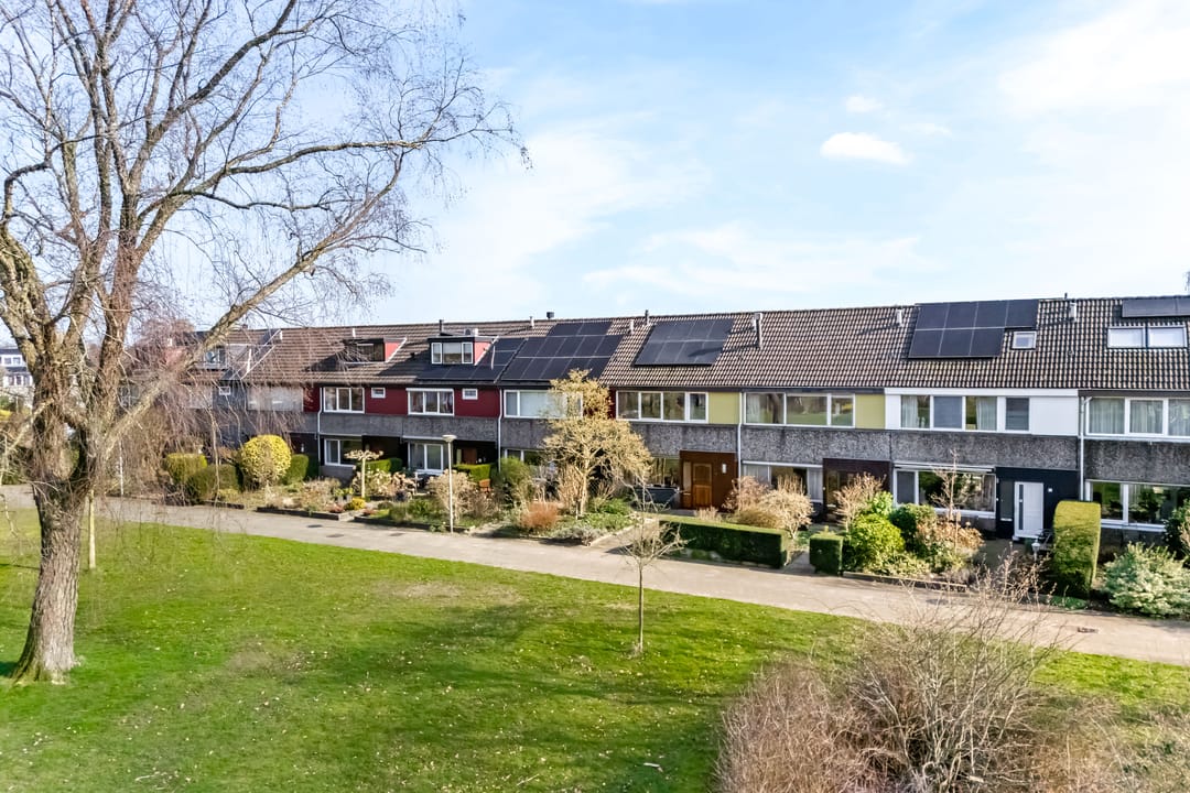 Spacious Family Home with Four Bedrooms in Amersfoort Schothorst — 47