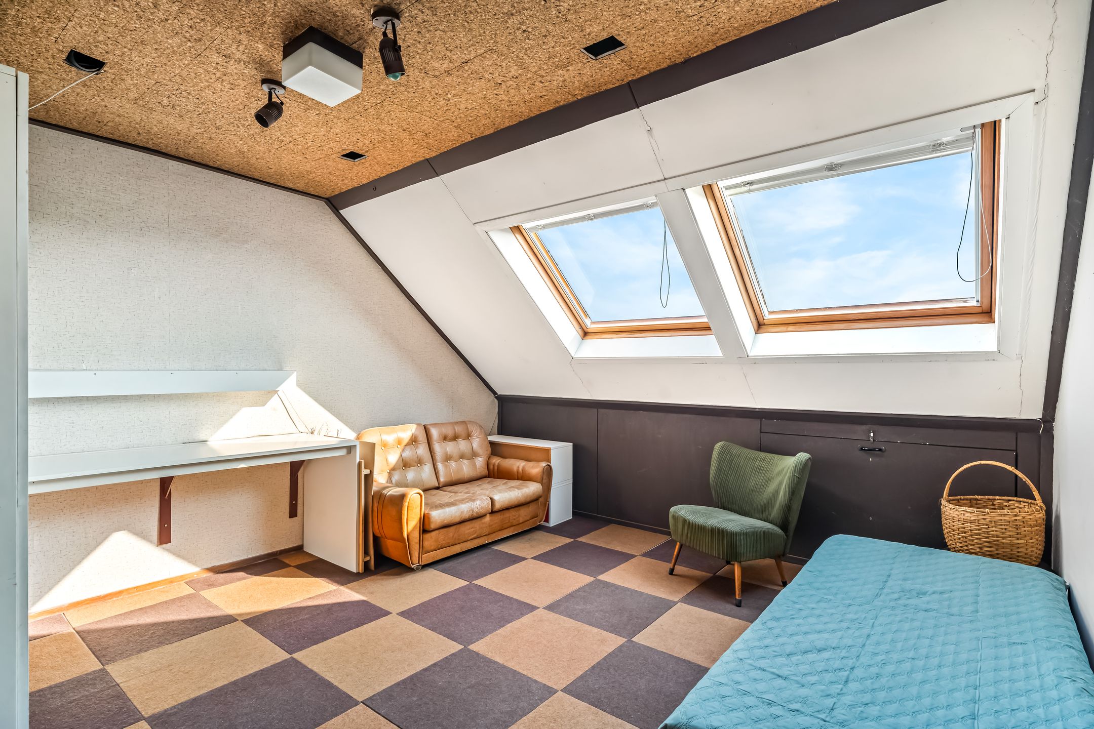 Spacious Family Home with Four Bedrooms in Amersfoort Schothorst — 22