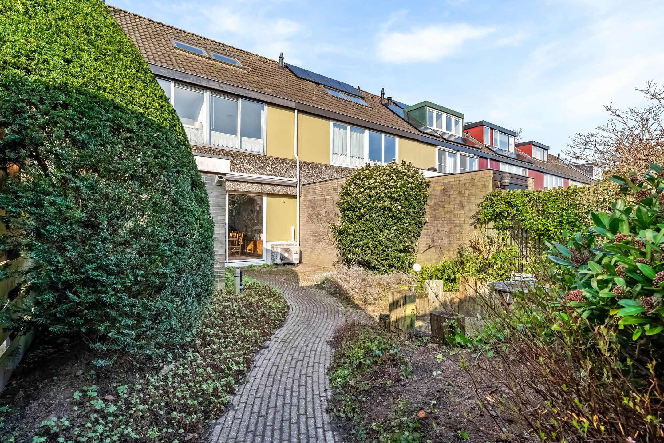 Spacious Family Home with Four Bedrooms in Amersfoort Schothorst — 26