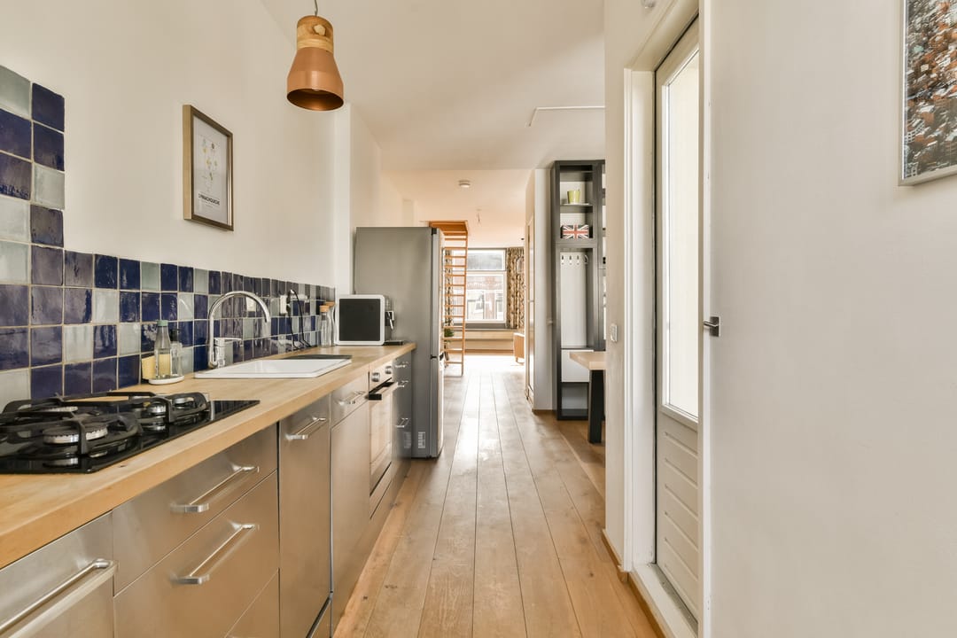 Photo 8 of Van Boetzelaerstraat 34-3