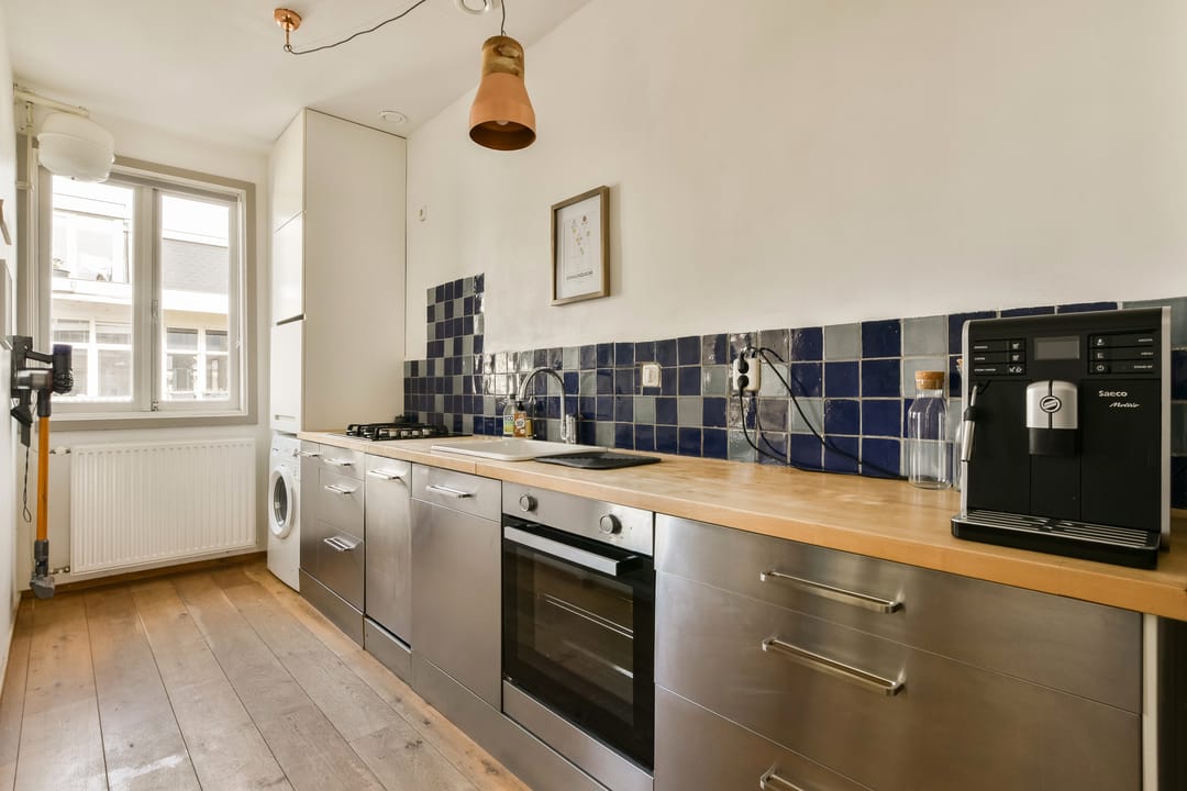 Photo 7 of Van Boetzelaerstraat 34-3