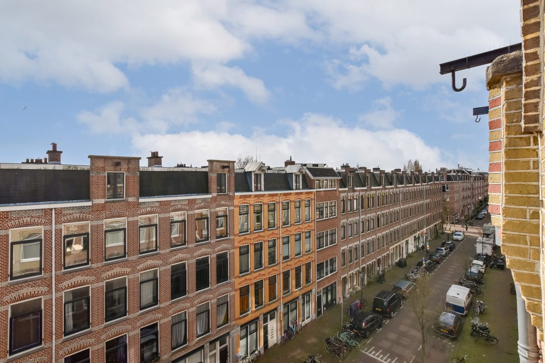 Photo 17 of Van Boetzelaerstraat 34-3